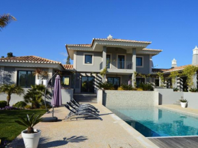 A modern highly luxurious 4 bedroom villa with swimming pool near Carvoeiro
